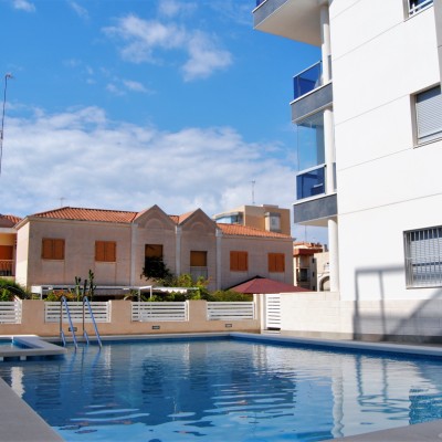 Apartamentos en Santa Pola con piscina, garaje y vistas al mar