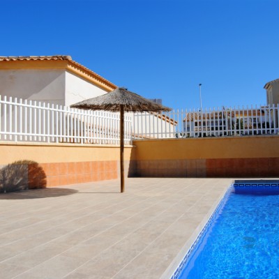 Precioso apartamento con piscina y parking en alquiler en Gran Alacant