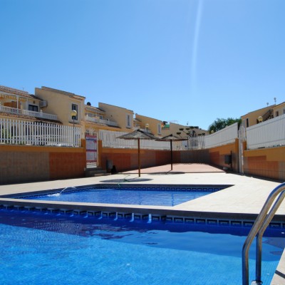 Beautiful apartment with pool and parking for rent in Gran Alacant