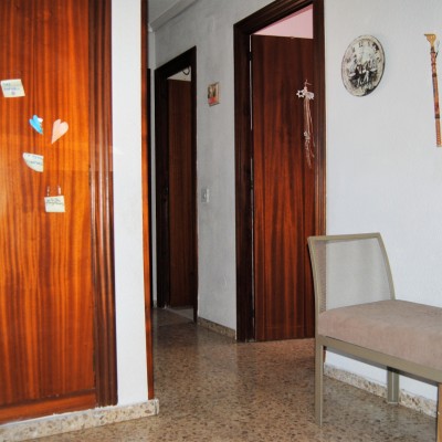 Very spacious corner apartment with 4 bedrooms. in Alicante