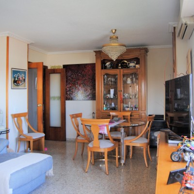 Very spacious corner apartment with 4 bedrooms. in Alicante