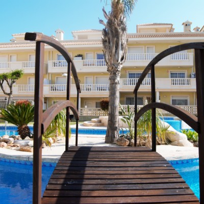 Apartamento con piscina en alquiler para L/T en Gran Alacant