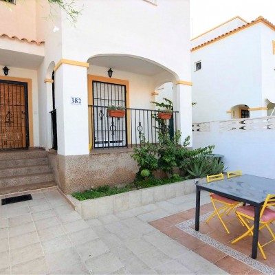 Large corner duplex for L/T rental with seaview in Gran Alacant
