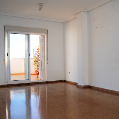 Penthouse à louer à Alicante 3 chambres 2 salles de bain et garage