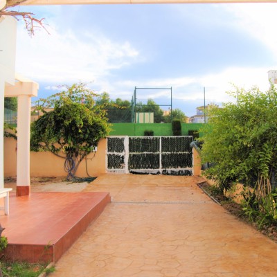 Semi-detached house for L/T rental in Gran Alacant