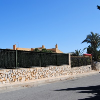 Independent villa reformed with pool in Aspe