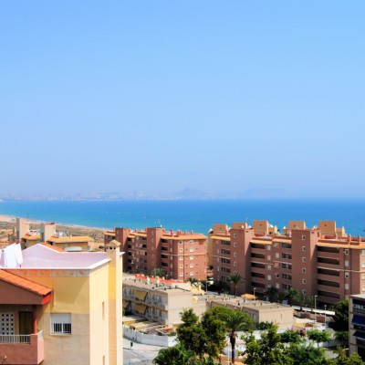 Apartamento con vistas al mar en Arenales del Sol