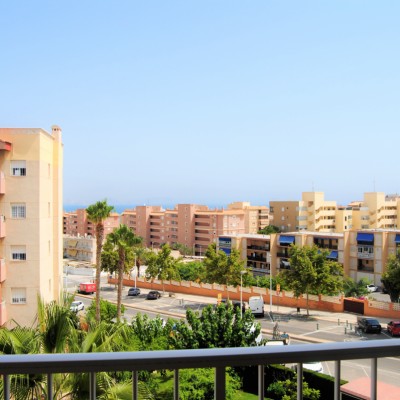 Apartamento con vistas al mar en Arenales del Sol