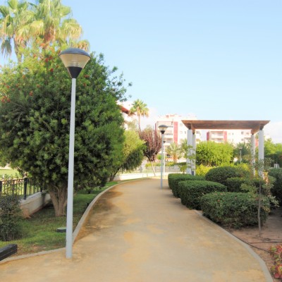 Location L/T à Arenales del Sol avec piscine et garage