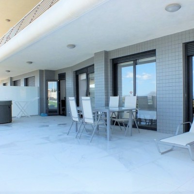Apartamento de lujo en primera línea de playa en Arenales del Sol