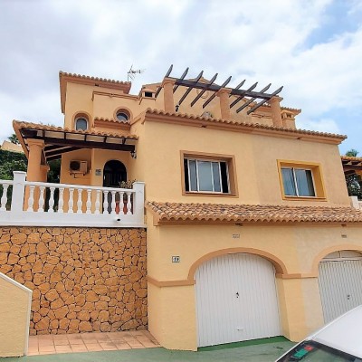Bungalow in Altea with plot and private pool