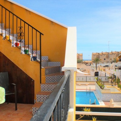 Apartamento con solárium y vistas al mar en Arenales