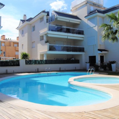 Piso en San Juan con 3 dormitorios con piscina y garaje